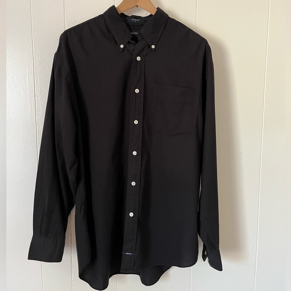 Nautica Men’s Classic Fit Button Down - Picture 2 of 6